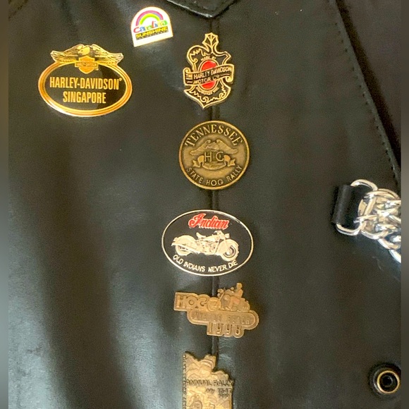 PARK V Vintage 90s Custom Black Leather Biker Vest w/Metal Pins-Patches -Size 42 - Picture 5 of 13